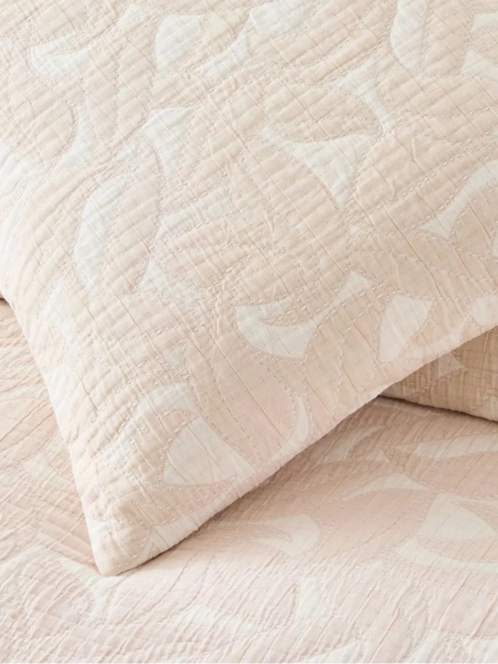 West Elm Quilt- Dreamy Gauze Cotton Iris (King 108 x 92 in)